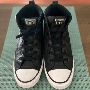Sz 10.5 Black Leather Converse All Stars
